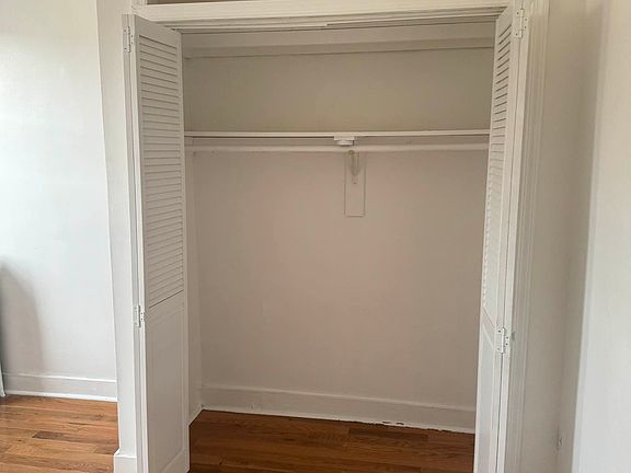 4th image of 1967 Pacific St APT 1