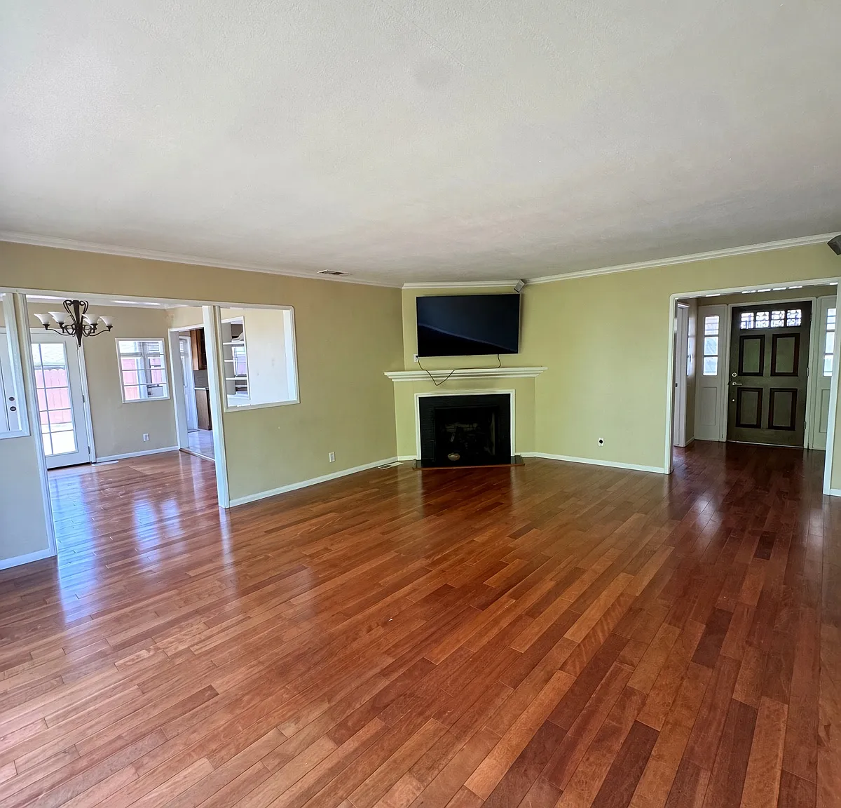 3 bed, 1722 sqft, $5,400 — Photo 2