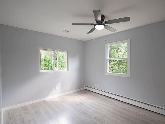 4th image of 59 Charles St