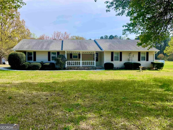 3520 Camelot Ct, Loganville, GA 30052