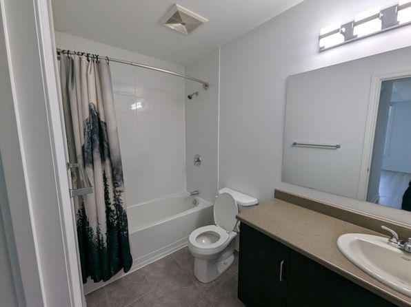 841 E Blackcomb Point, Ottawa, ON K1G 4E4