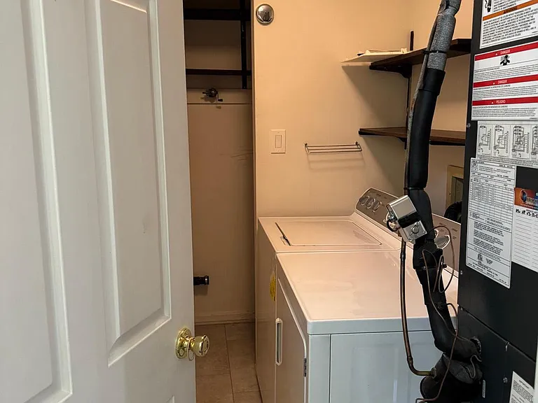 168 Valley Greene Cir #168 — Photo 16