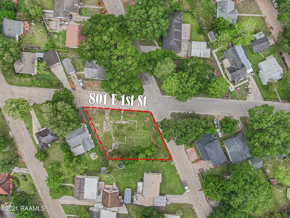 1st image of 801 E 1st St