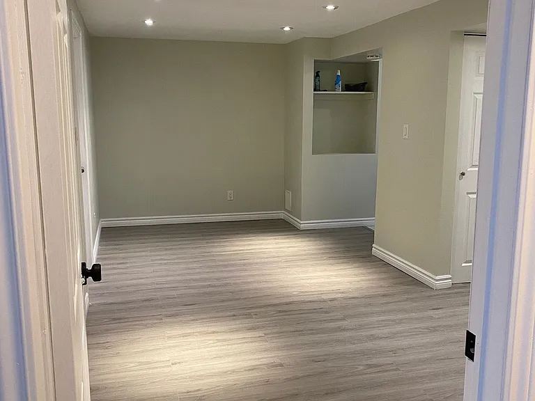 215 Wilson Rd S #BASEMENT — Photo 14