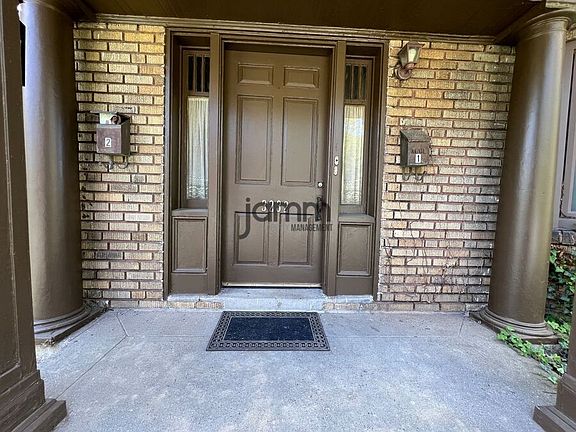 3rd image of 3232 Clarendon Rd