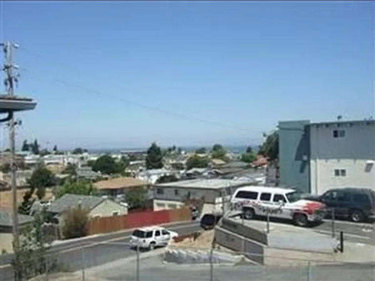 371 Vaqueros Ave — Photo 3