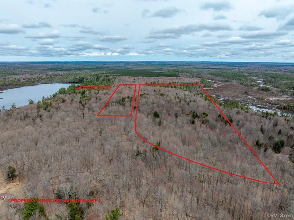 N975 E Stella Lake Rd, Wetmore, MI 49895