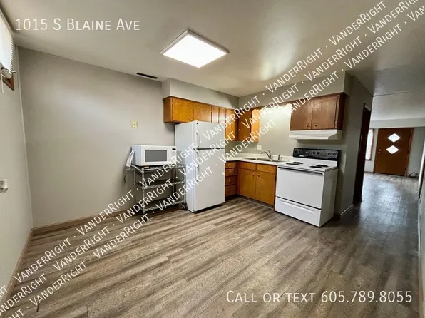1015 S Blaine Ave, Sioux Falls, SD 57103