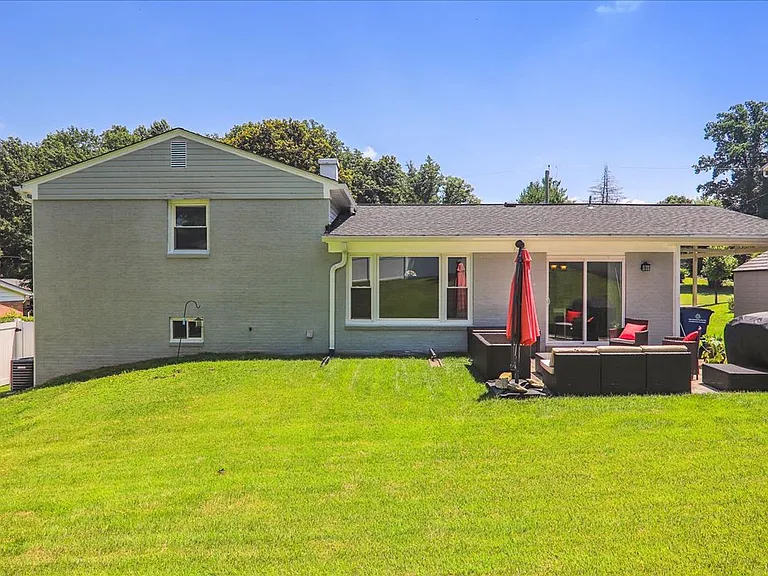 2711 Weller Rd — Photo 3