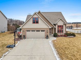 1385 Lear Ln, De Pere, WI 54115