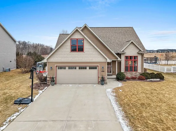1385 Lear Ln, De Pere, WI 54115