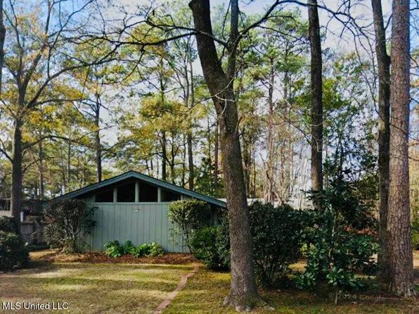 5415 Kaywood Dr, Jackson, MS 39211