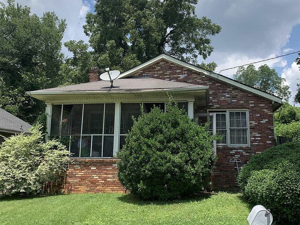 2nd image of 1565 Linda Way SW