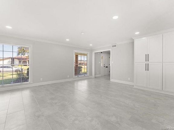 5th image of 809 Henrietta Ln