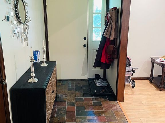 4th image of 2610 E Roundhill Ln