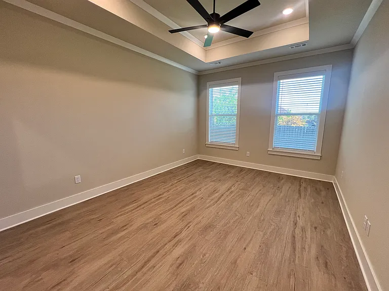 970 Moksha St — Photo 11