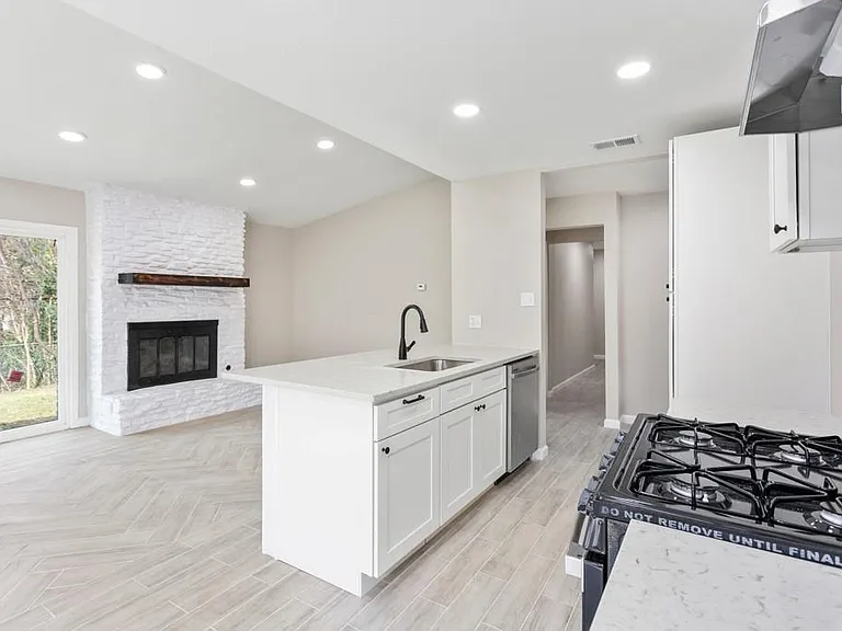9604 Crown Ridge Dr — Photo 10
