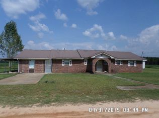 121 Alice Ln, Atmore, AL 36502