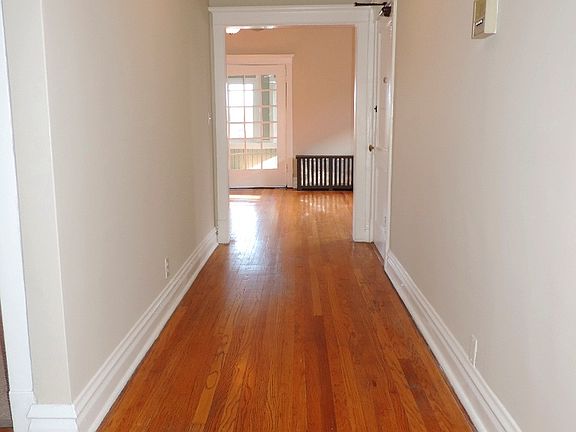 4th image of 820 Hinman Ave APT 3