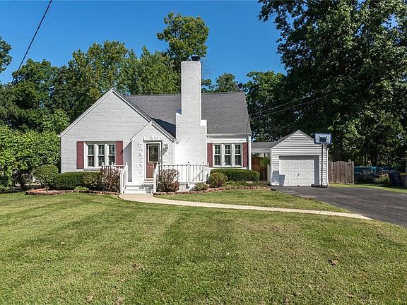2nd image of 1218 North Dr
