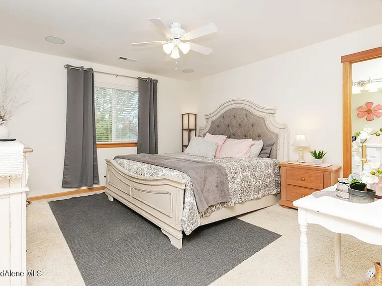 6113 N La Rochelle Dr — Photo 8