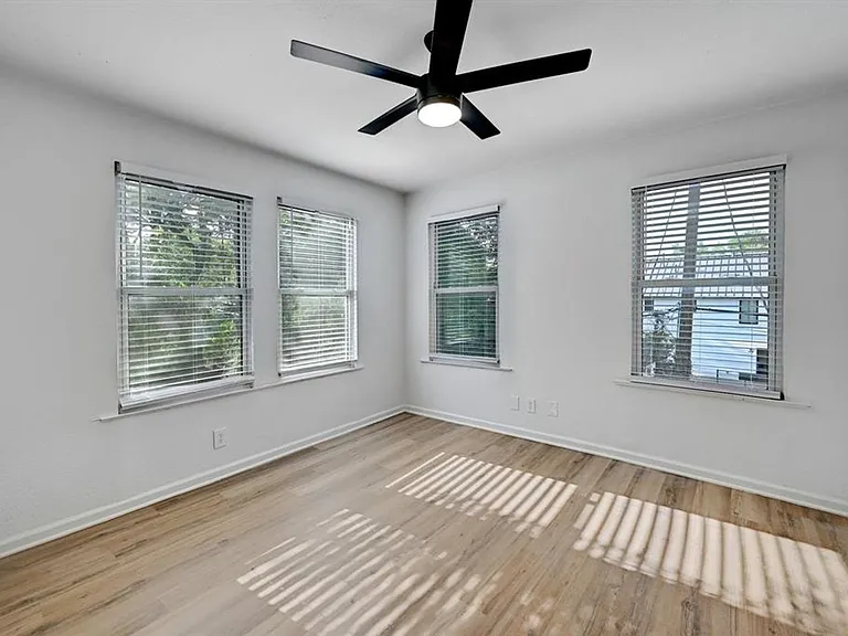 2305 Longview St — Photo 19