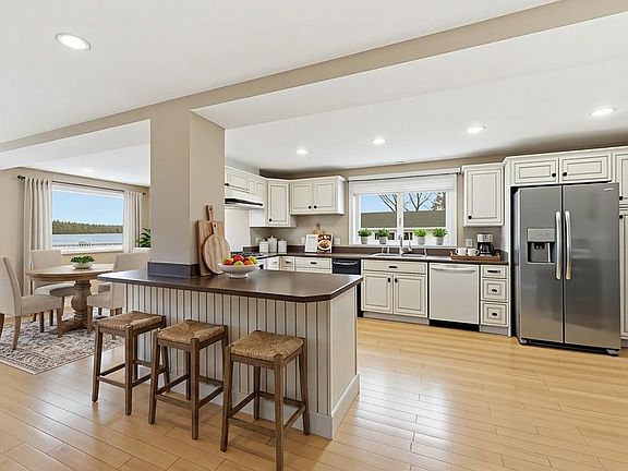 4th image of 75 Neal Shore Road