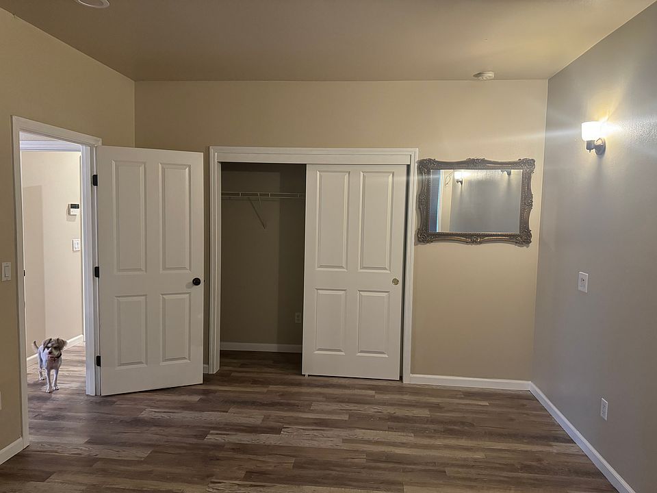 1st image of 10516 59th Ave E