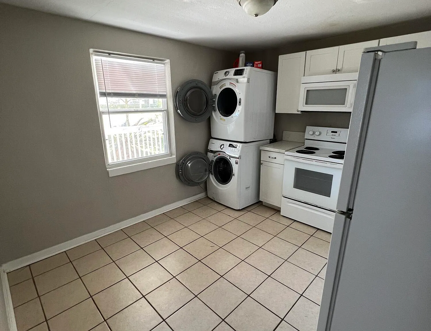 2 bed, 3.0 bath, 720 sqft, $1,200 — Photo 3