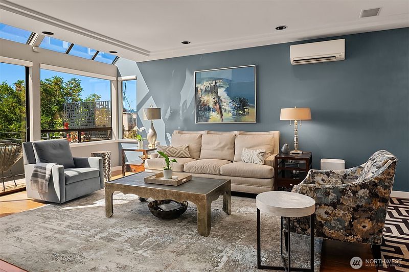 5th image of 2223 13th Avenue W #301