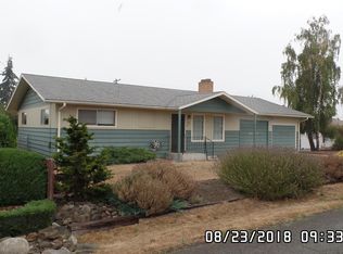 168 W Hammond St, Sequim, WA 98382