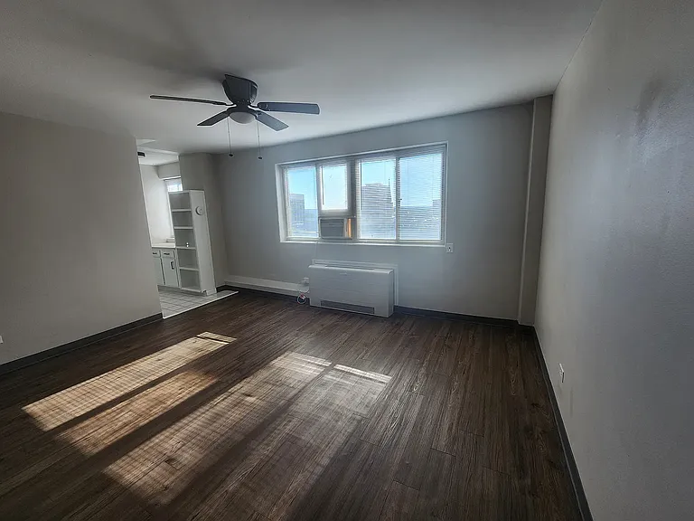 Ashley Towers — Photo 5