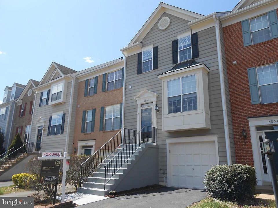 3 Finished levels - 3 Bedrooms - 2.5 baths