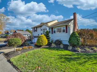 8 Herrick Rd, Peabody, MA 01960