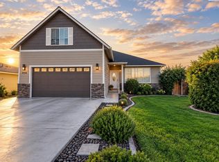 2004 Wyant Way, Grandview, WA 98930