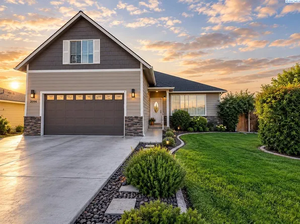 2004 Wyant Way, Grandview, WA 98930