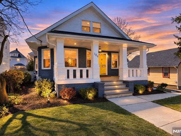 104 Walter Ave, Hasbrouck Heights, NJ 07604