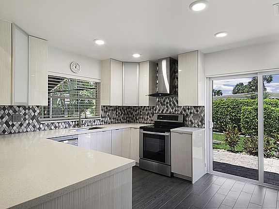 4th image of 5529 Lakeview Mews Ter