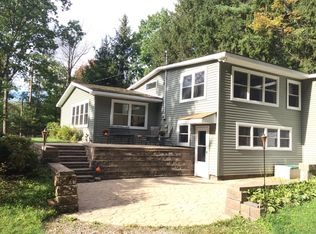 40 Glen Royal Dr, Averill Park, NY 12018