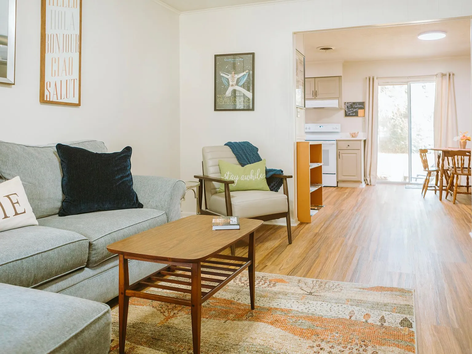 3 bed, 1060 sqft, $1,900 — Photo 1