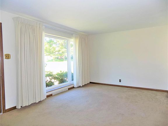 2nd image of 50 Armat Ct
