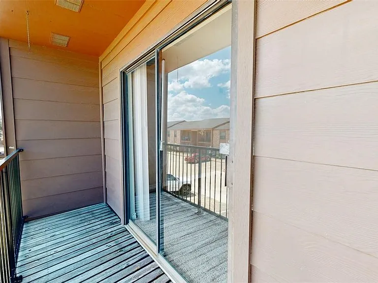 904 University Oaks Blvd #26 — Photo 16