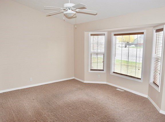 5th image of 1933 N Deer Valley Dr
