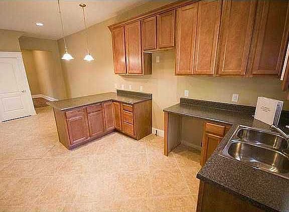 5th image of 2622 Carrollton Ave