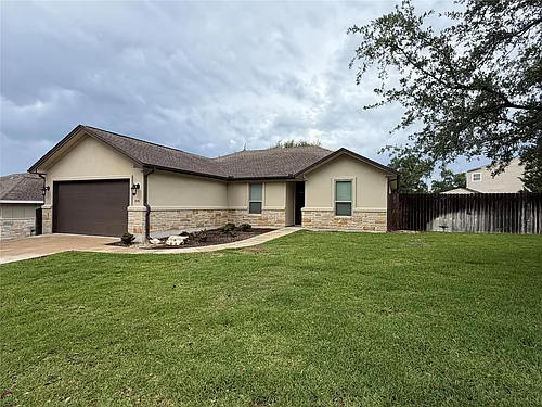 206 Fairway Cir Photo 1
