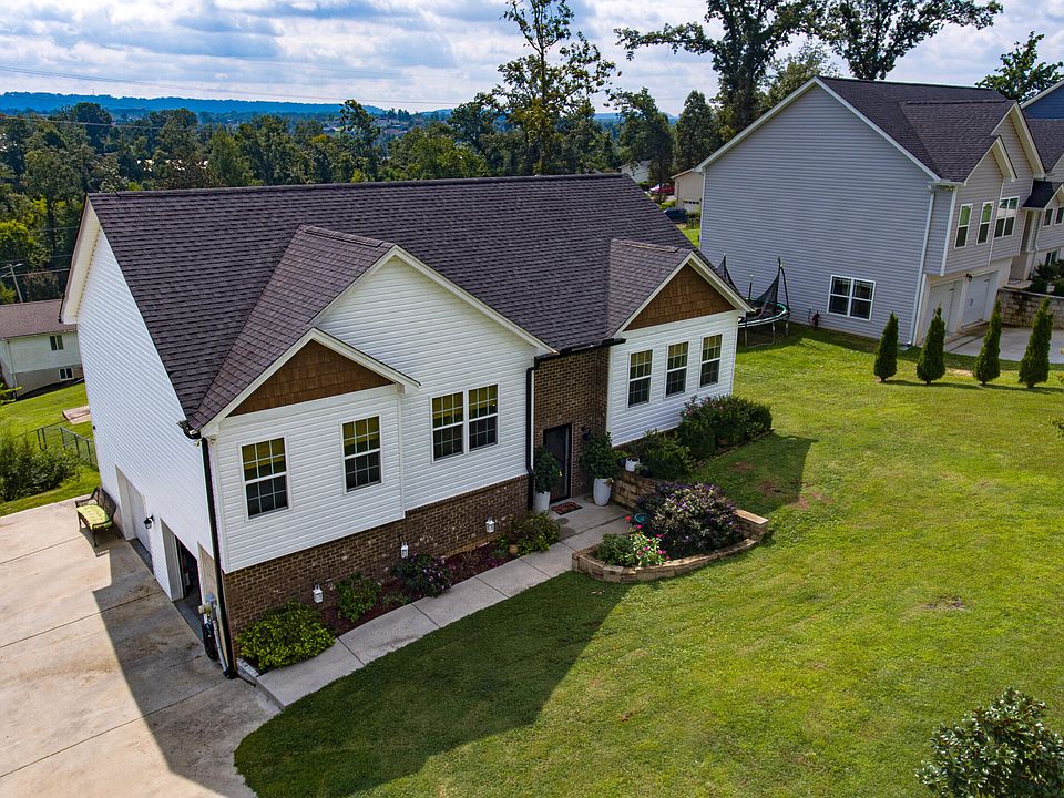1st image of 4012 Shady Oak Dr
