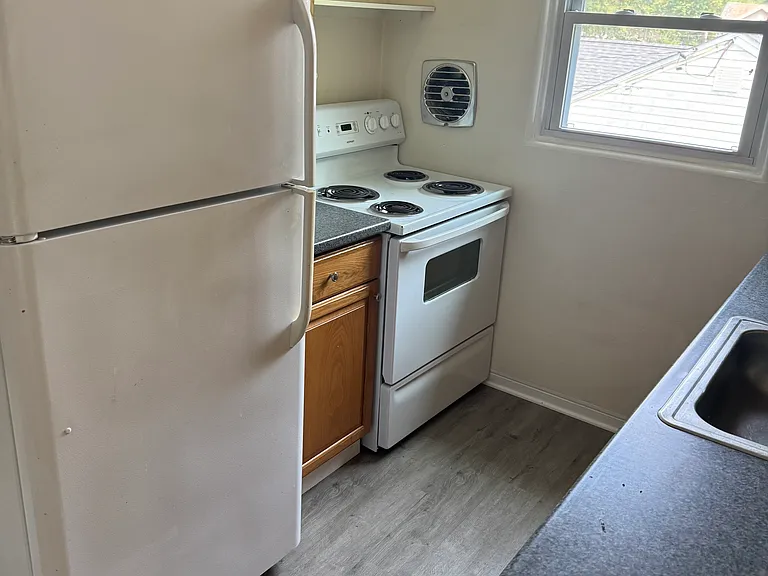 329 Oak St #3 — Photo 8