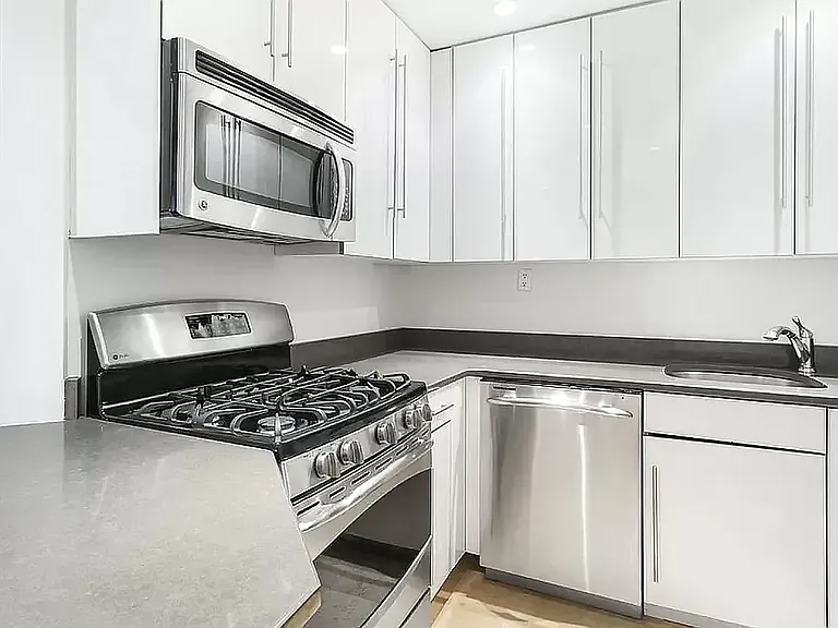 154 W 70th St #3S — Photo 9
