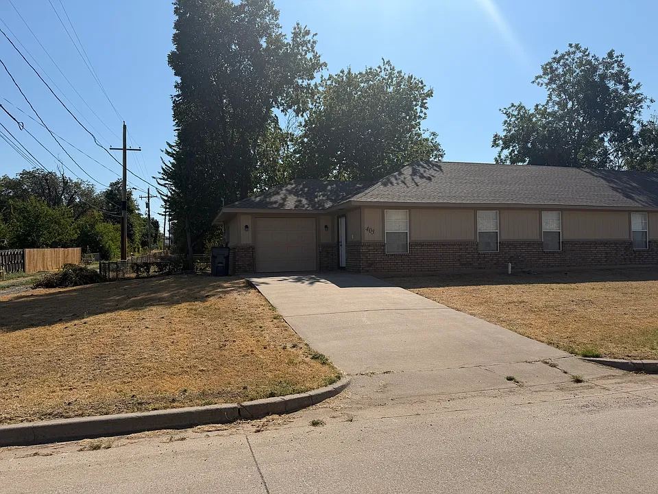 1215 NW Columbia Ave #B