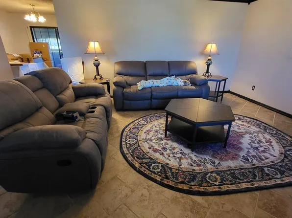 107 N 21st St, Frederick, OK 73542